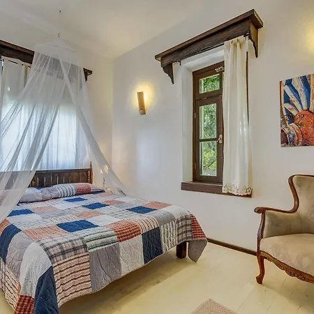 Retro Butik (adults Only) Cesme